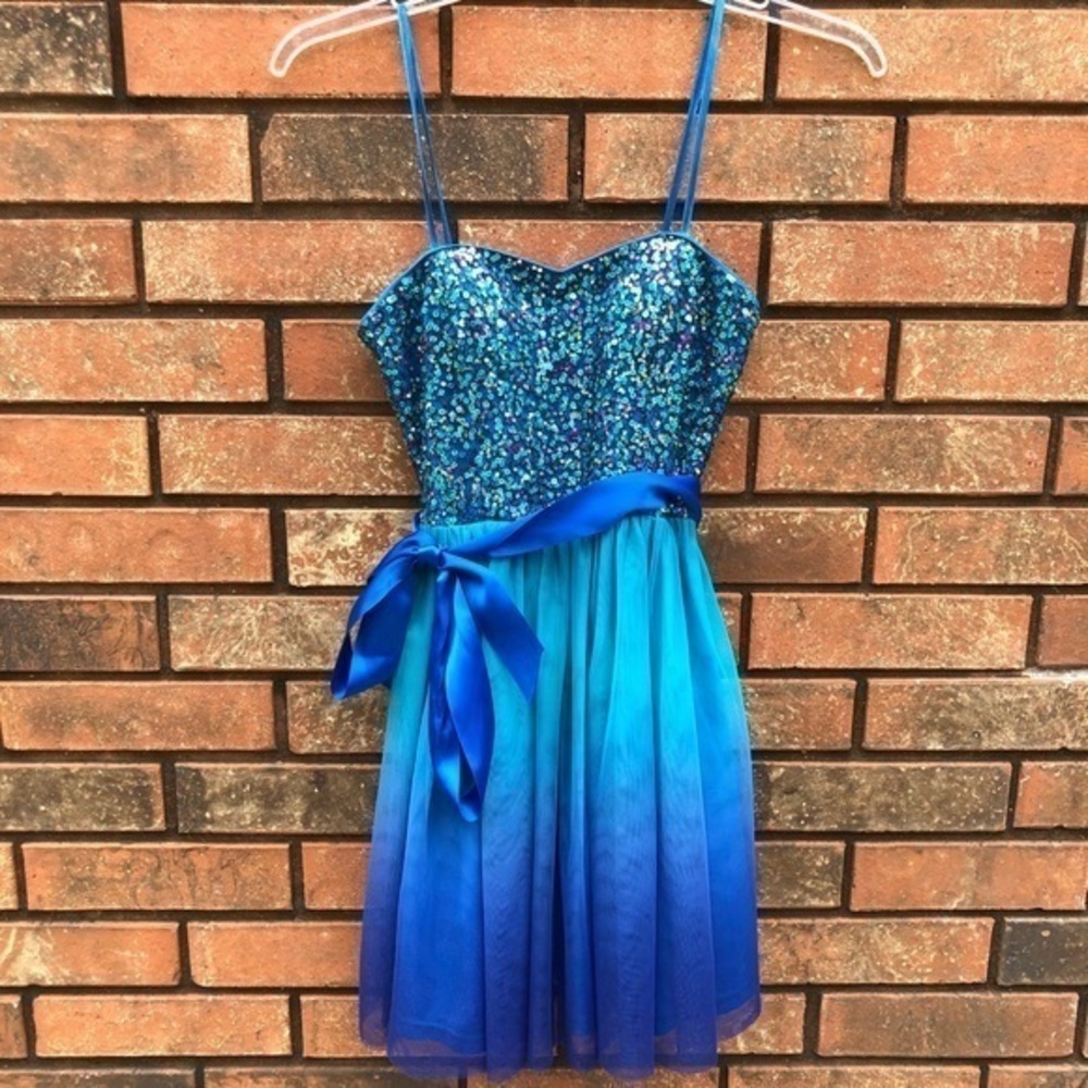 HAILEY LOGAN Blue/Green Sequined Dress. EUC.